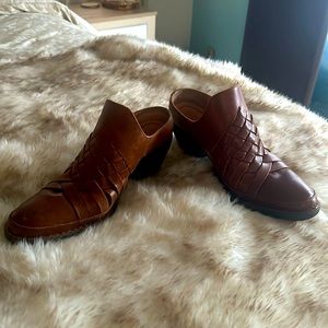 Born leather shoes
